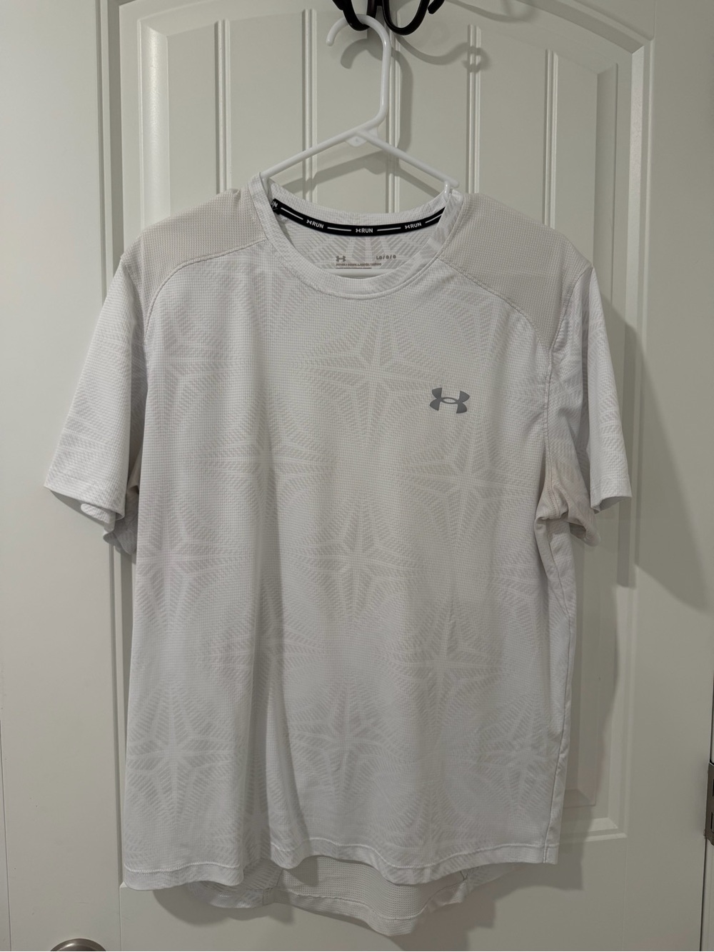 Under Armour Men's White Short Sleeve Athletic Tee with Subtle Geo Texture